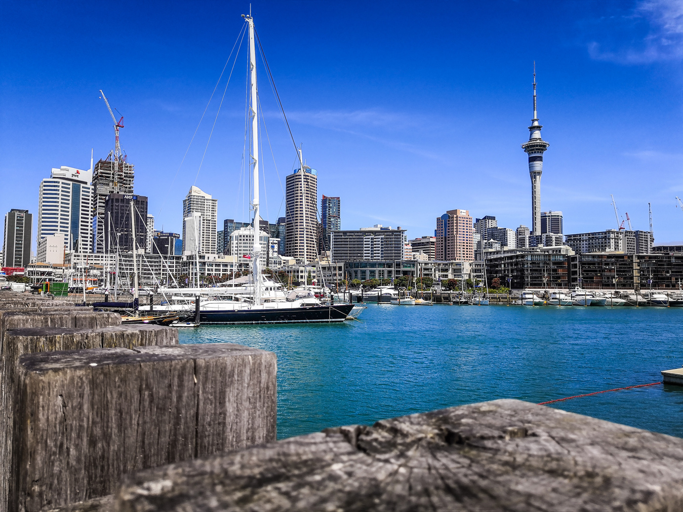 Visiting Auckland and surrounding mountains in New-Zealand